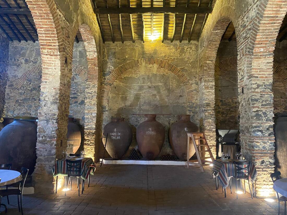 Talhas at País das Uvas, Vila de Frades